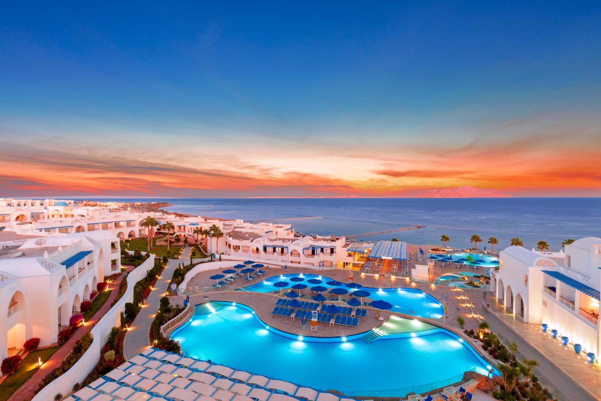 Pickalbatros Palace Sharm - "Aqua Park" Exterior photo Sunset at the Iberostar Grand Hotel at Playa del Inglés, Gran Canaria