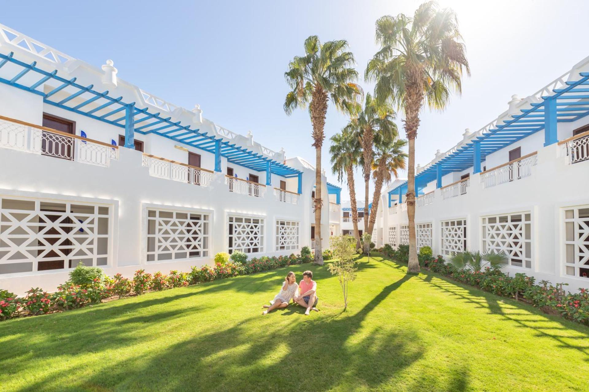 Pickalbatros Palace Sharm - "Aqua Park" Exterior photo Club Hotel Serenity