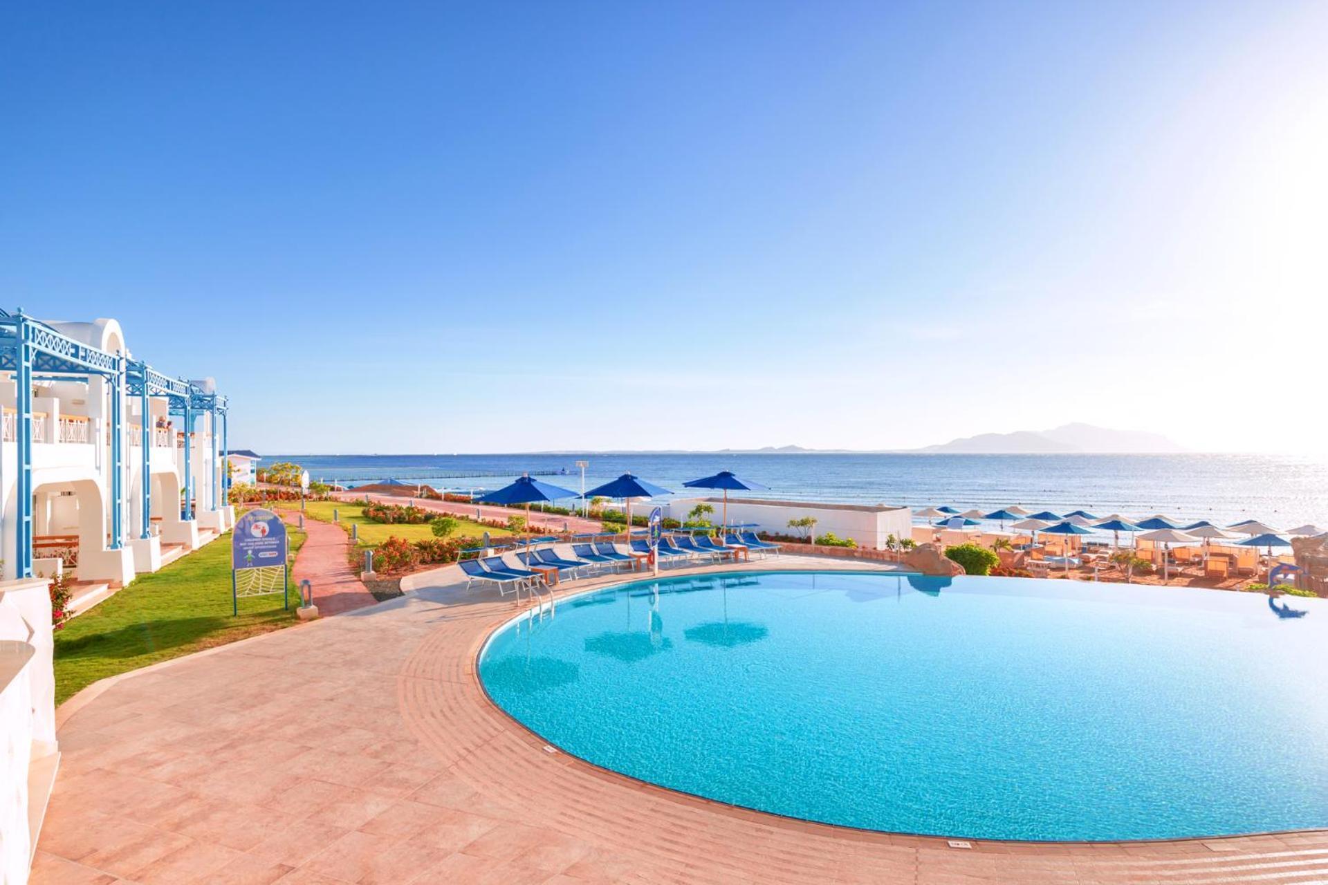 Pickalbatros Palace Sharm - "Aqua Park" Exterior photo A pool at a resort in Egypt